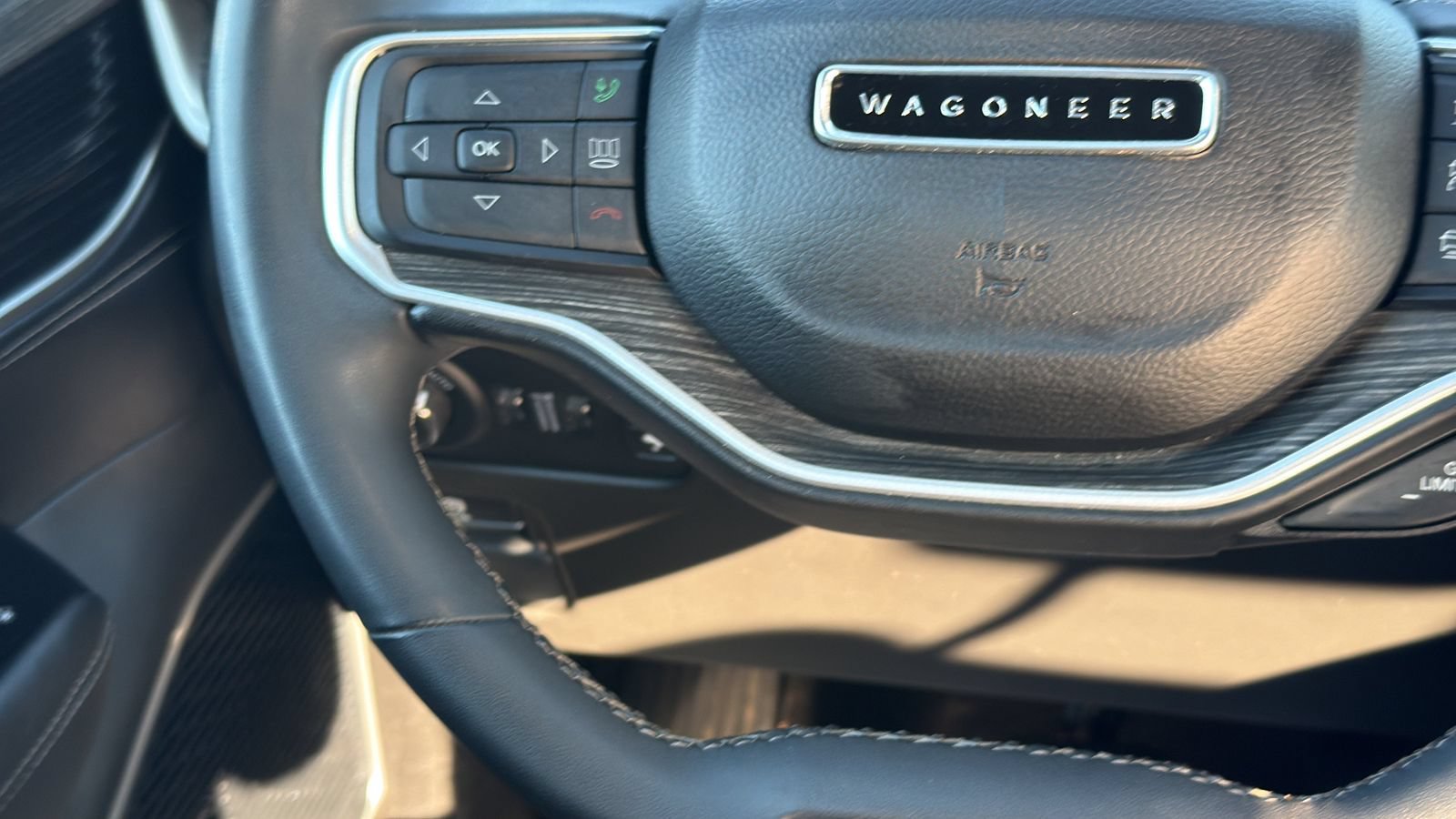 Used 2024 Jeep Wagoneer Series II w/ Flexible Seating Group AWD/4WD image 14