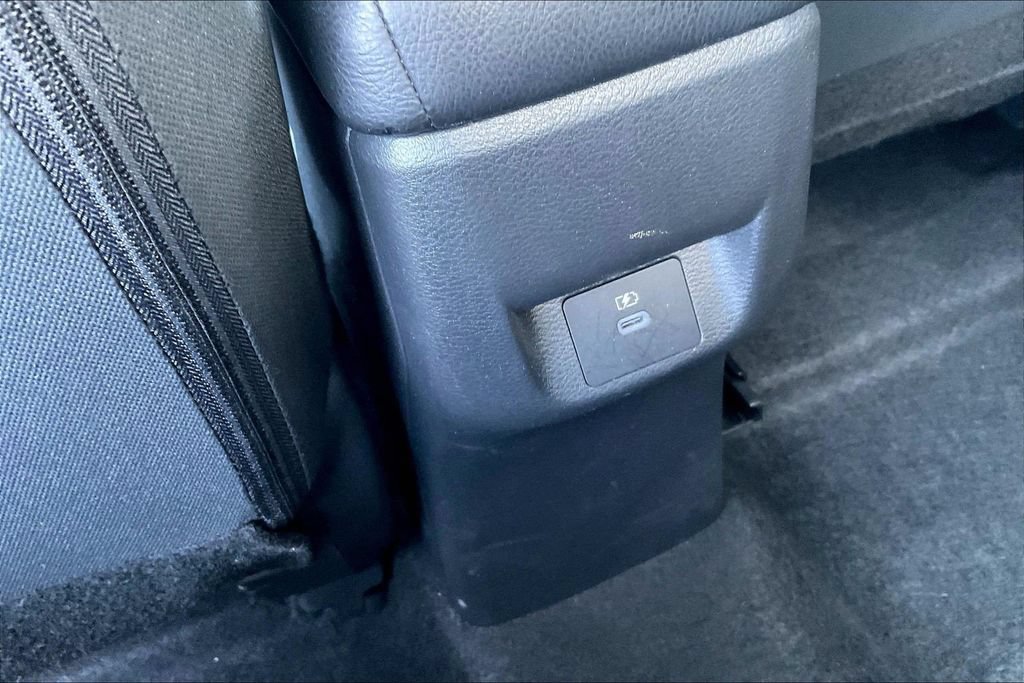Used 2025 Nissan Versa SV FWD image 10