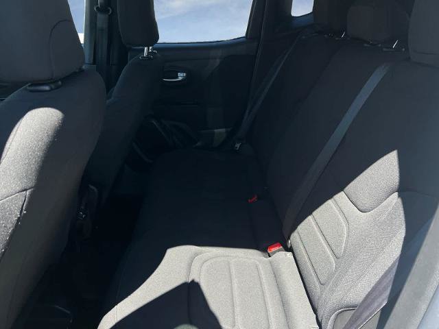 Used 2020 Jeep Renegade Latitude FWD image 17