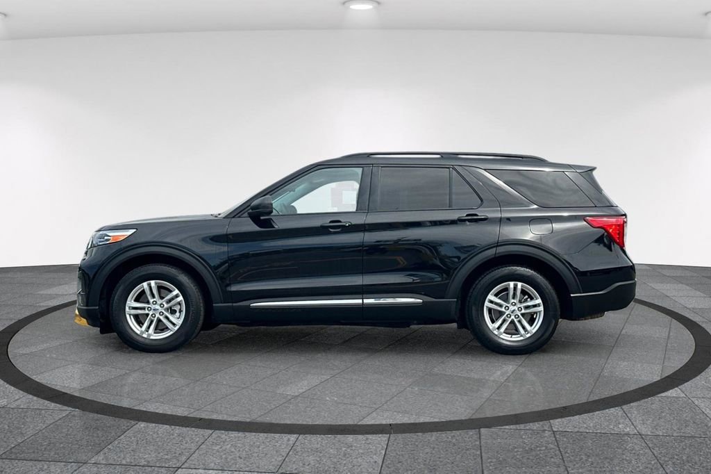 Certified 2023 Ford Explorer XLT image 7