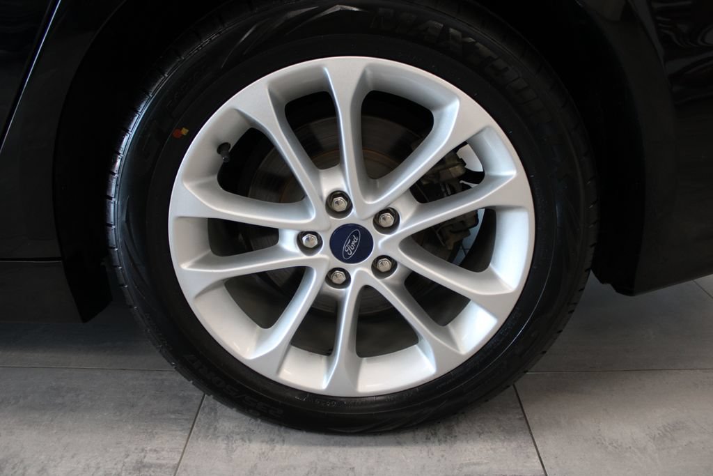 Certified 2020 Ford Fusion SE FWD image 9