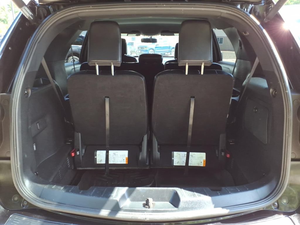 Certified 2019 Ford Explorer XLT w/ Equipment Group 202A AWD/4WD image 14