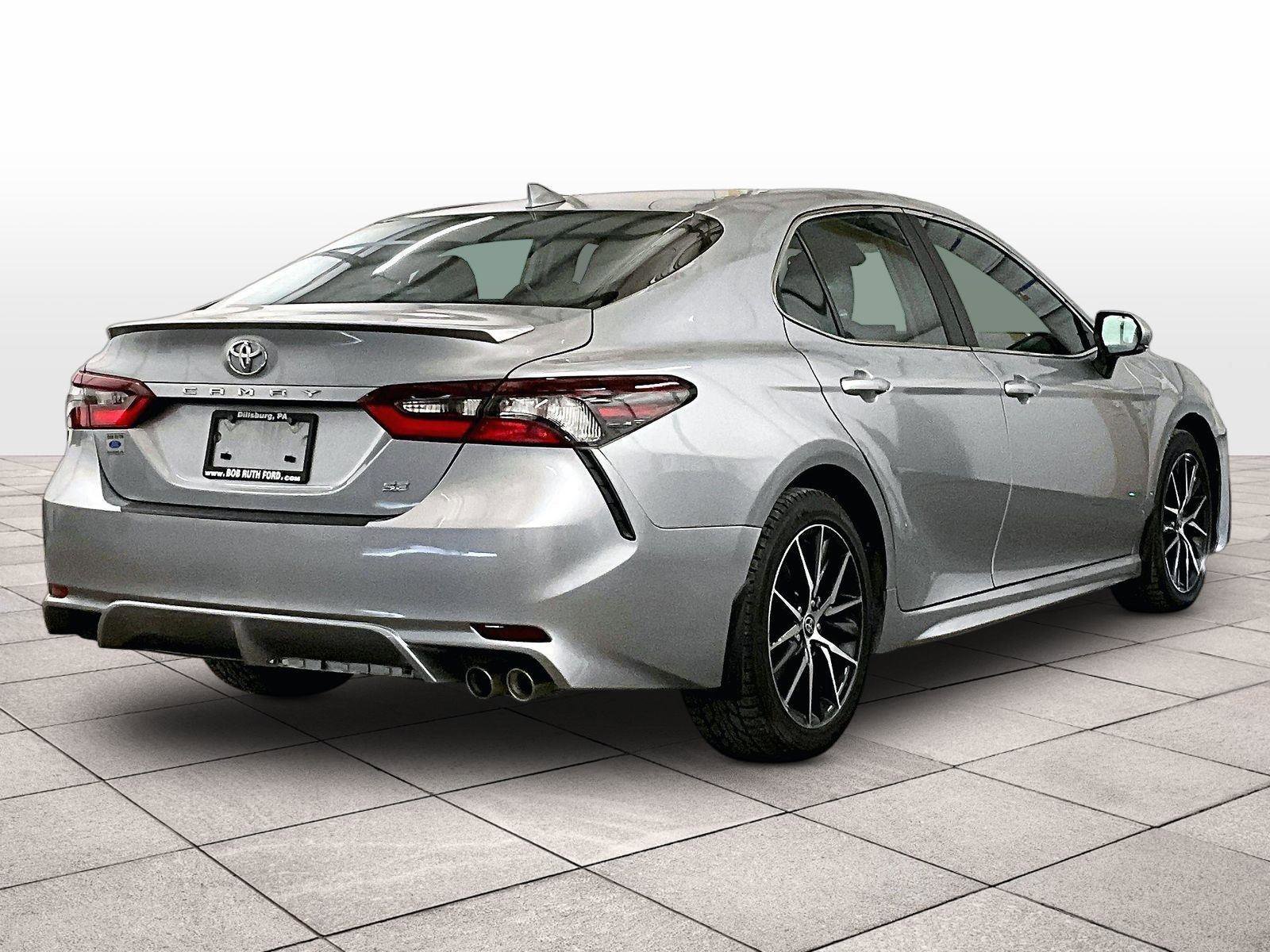 Used 2024 Toyota Camry SE FWD image 11