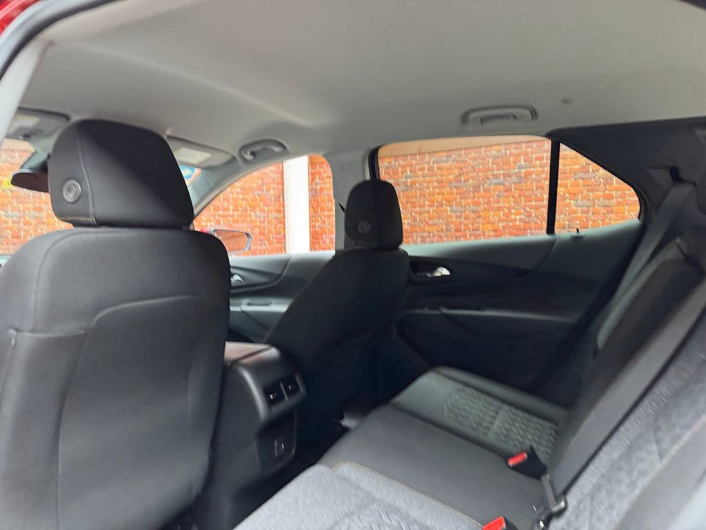 Used 2023 Chevrolet Equinox LT FWD image 23