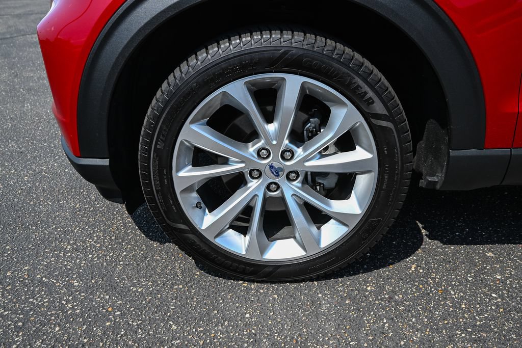 Certified 2022 Ford Explorer Platinum w/ Equipment Group 601A AWD/4WD image 12