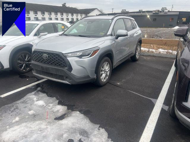 Used 2023 Toyota Corolla Cross LE image 1