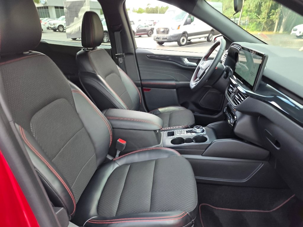 Certified 2023 Ford Escape ST-Line w/ Tech Pack #1 FWD image 15