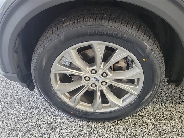 Certified 2023 Ford Explorer XLT w/ Equipment Group 202A image 5