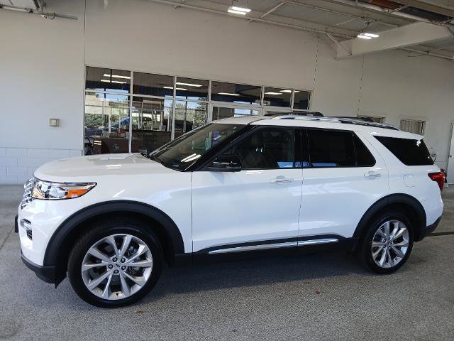 Certified 2022 Ford Explorer Platinum w/ Equipment Group 601A image 2