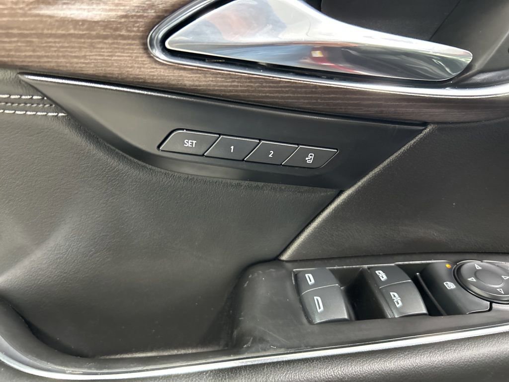 Used 2023 Buick Envision Avenir AWD/4WD image 16