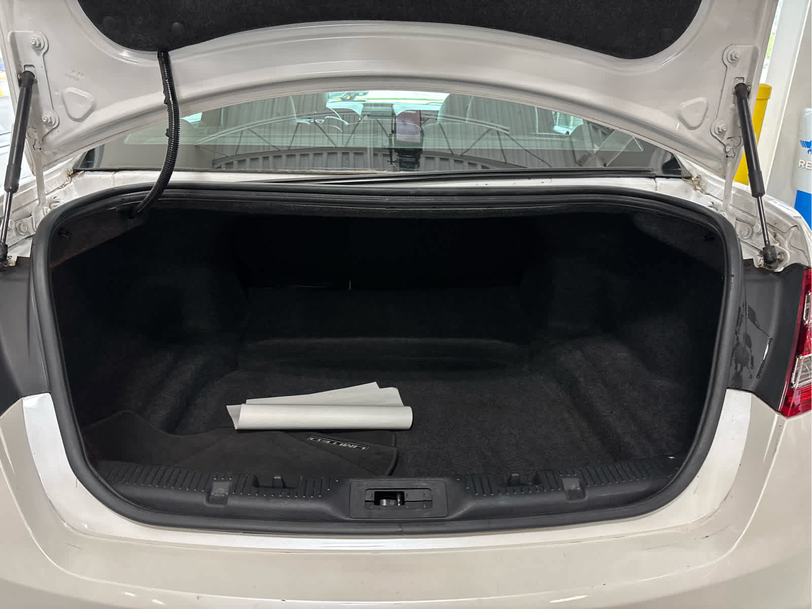 Certified 2018 Ford Taurus Limited AWD/4WD image 9