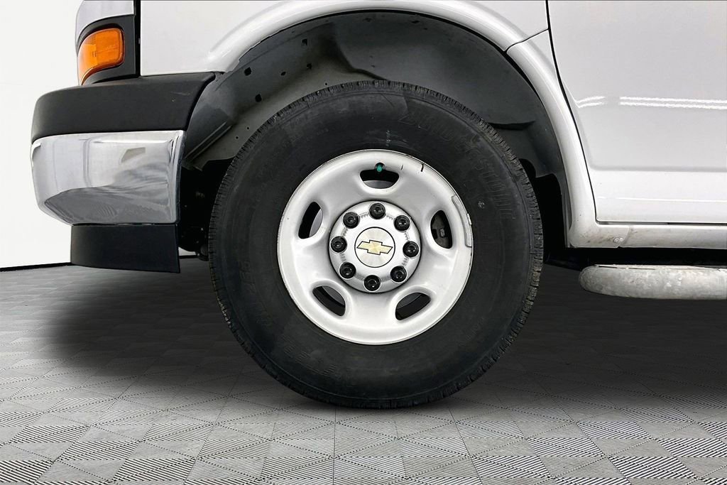Used 2024 Chevrolet Express 2500 w/ Driver Convenience Package RWD image 9