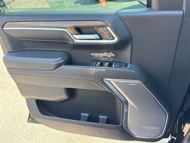 Used 2025 Chevrolet Silverado 1500 High Country w/ Z71 Off-Road Package AWD/4WD image 15