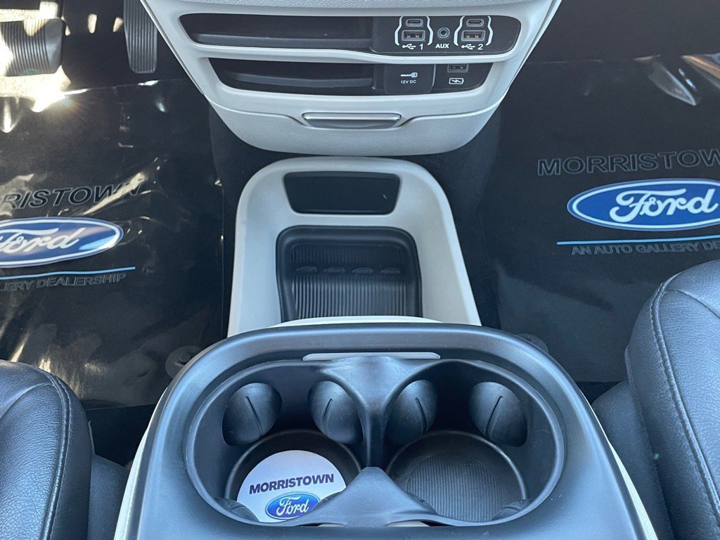 Used 2022 Chrysler Pacifica Touring-L image 23