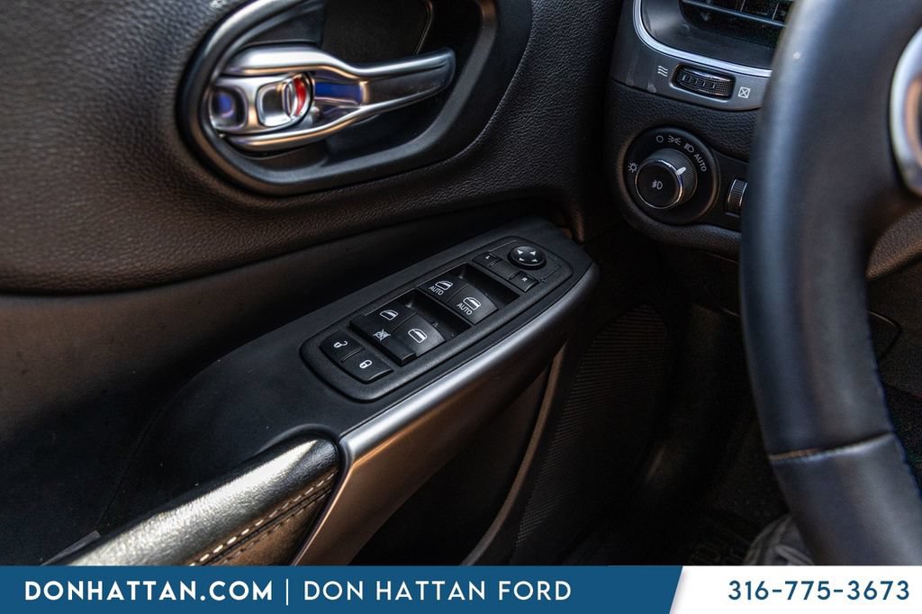 Used 2022 Jeep Cherokee Latitude Lux AWD/4WD image 11