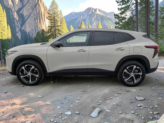 Used 2026 Chevrolet Trax RS w/ Sunroof Package FWD image 3