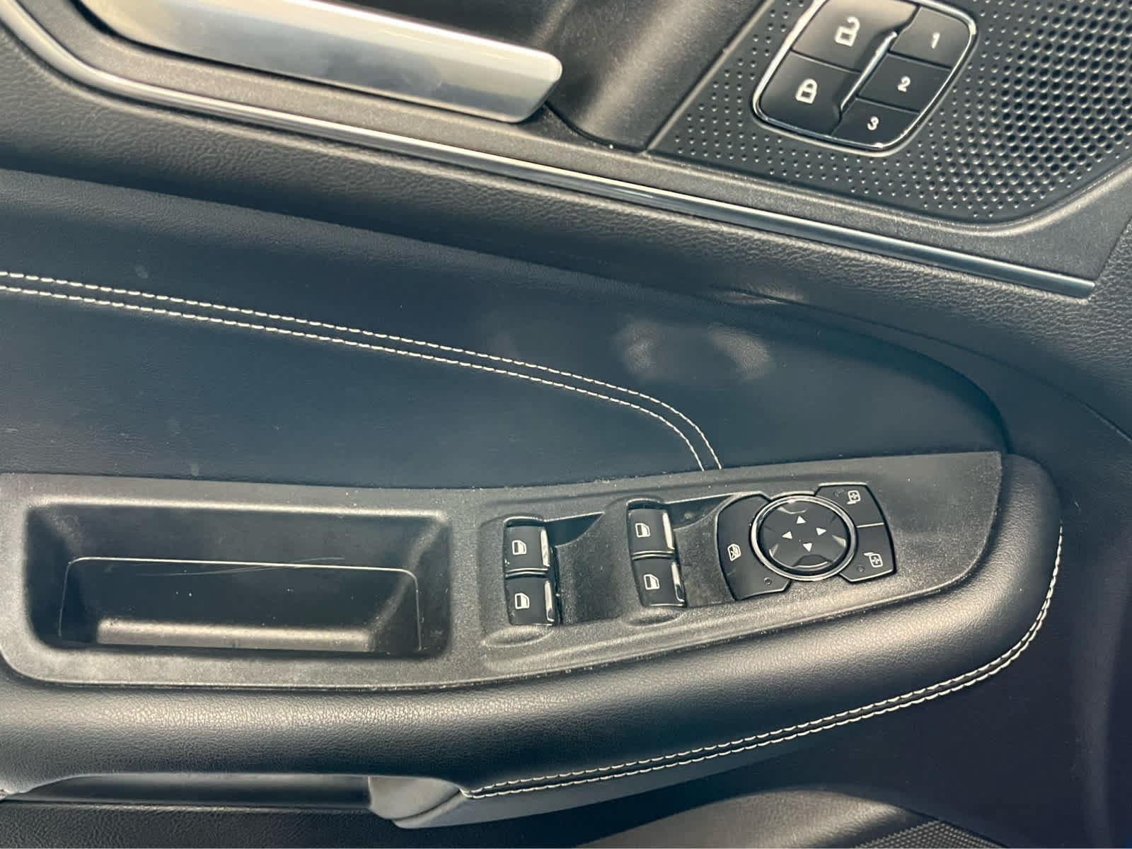 Certified 2022 Ford Edge Titanium AWD/4WD image 25
