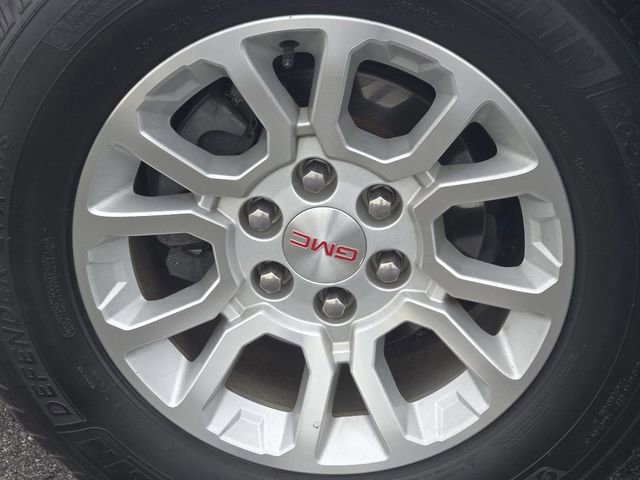 Used 2018 GMC Yukon SLT w/ Open Road Package image 15