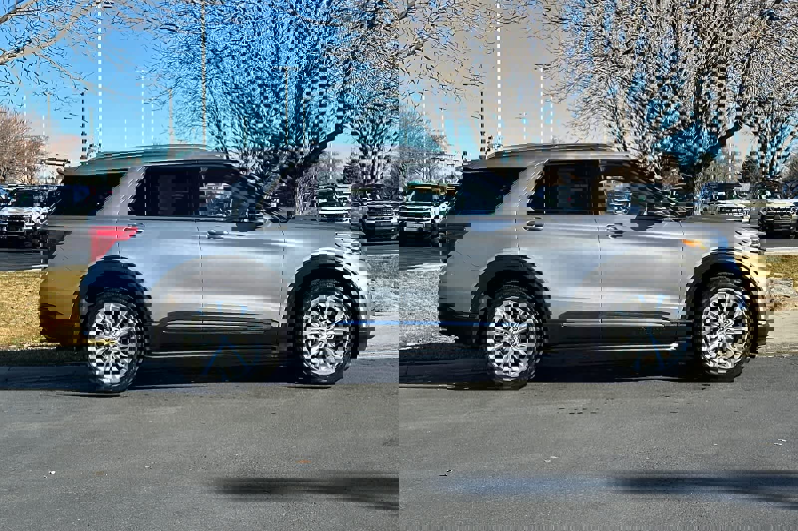 Certified 2023 Ford Explorer Platinum w/ Technology Package image 6