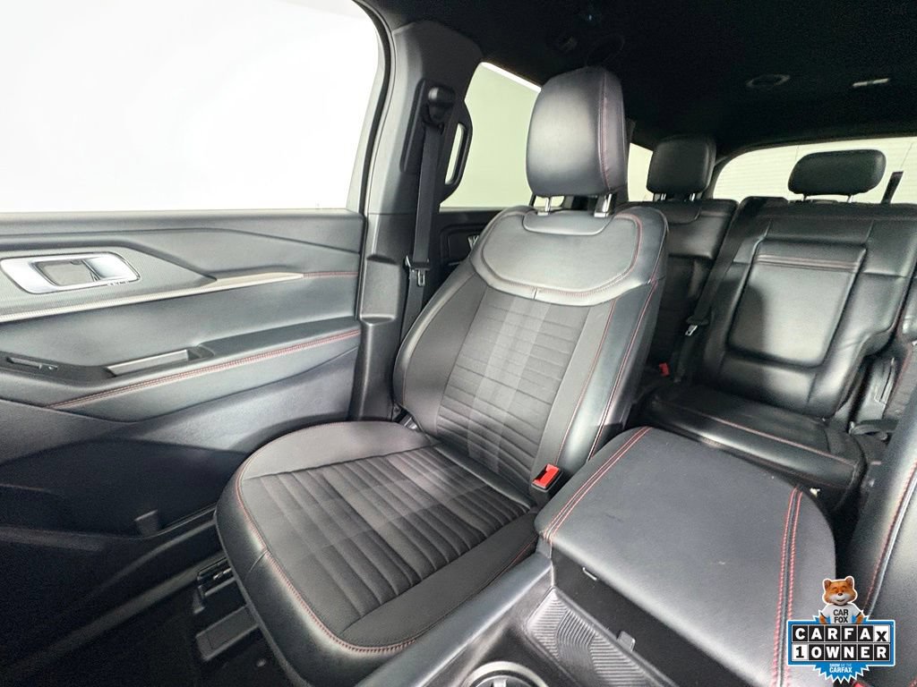 Certified 2025 Ford Explorer ST-Line w/ ST-Line Street Pack AWD/4WD image 18