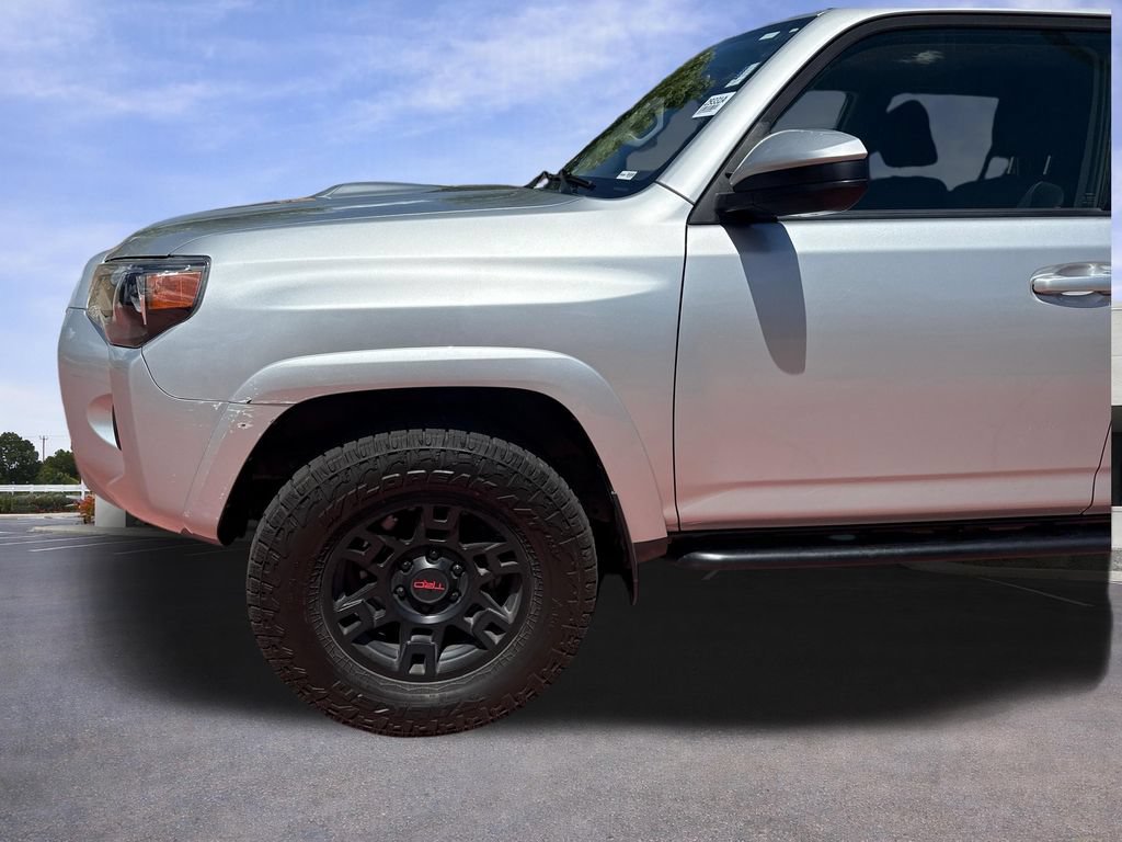 Used 2022 Toyota 4Runner TRD Off-Road AWD/4WD image 35