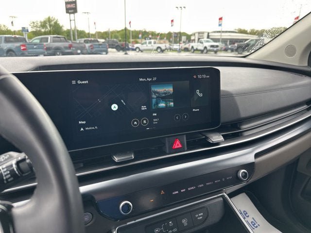 Used 2025 Kia Carnival FWD image 20