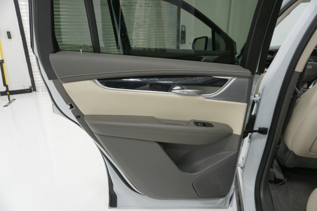 Used 2025 Cadillac XT6 Premium Luxury w/ Technology Package FWD image 25