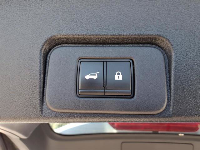 Used 2025 Nissan Rogue SV AWD/4WD image 21