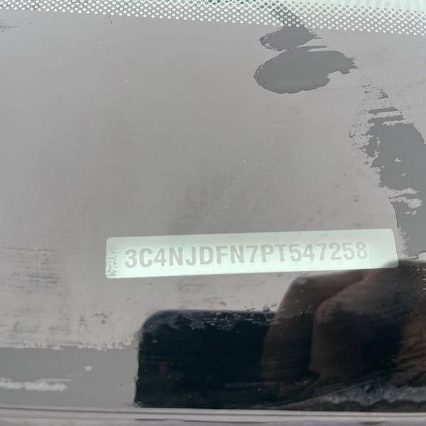 Used 2023 Jeep Compass Latitude image 36