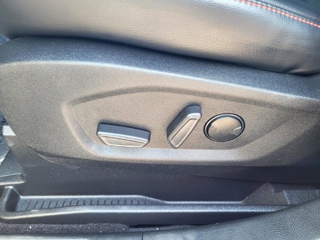 Certified 2024 Ford Edge ST-Line AWD/4WD image 11