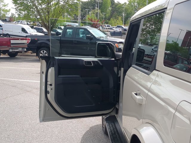 Certified 2025 Ford Bronco Outer Banks AWD/4WD image 13