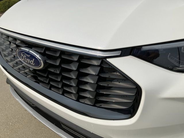 Certified 2025 Ford Escape SE w/ PHEV Premium Package FWD image 11