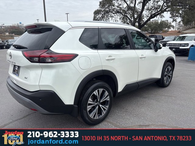 Used 2023 Nissan Rogue SV w/ SV Premium B Package image 4