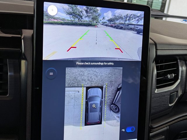 Certified 2022 Ford Expedition Platinum image 32