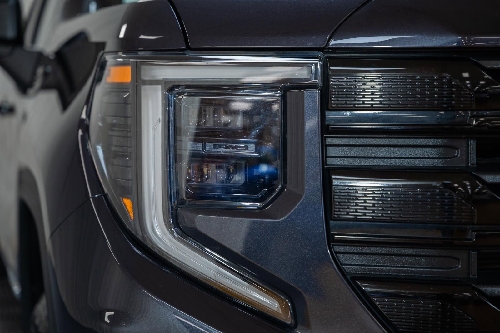 Used 2023 GMC Sierra 1500 Elevation w/ LPO, Elevation Black Package AWD/4WD image 12