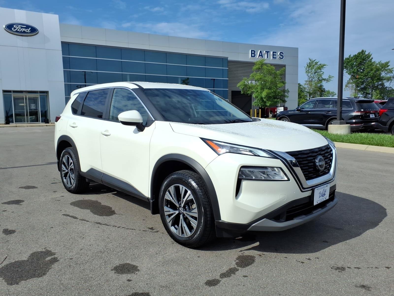 Used 2023 Nissan Rogue SV