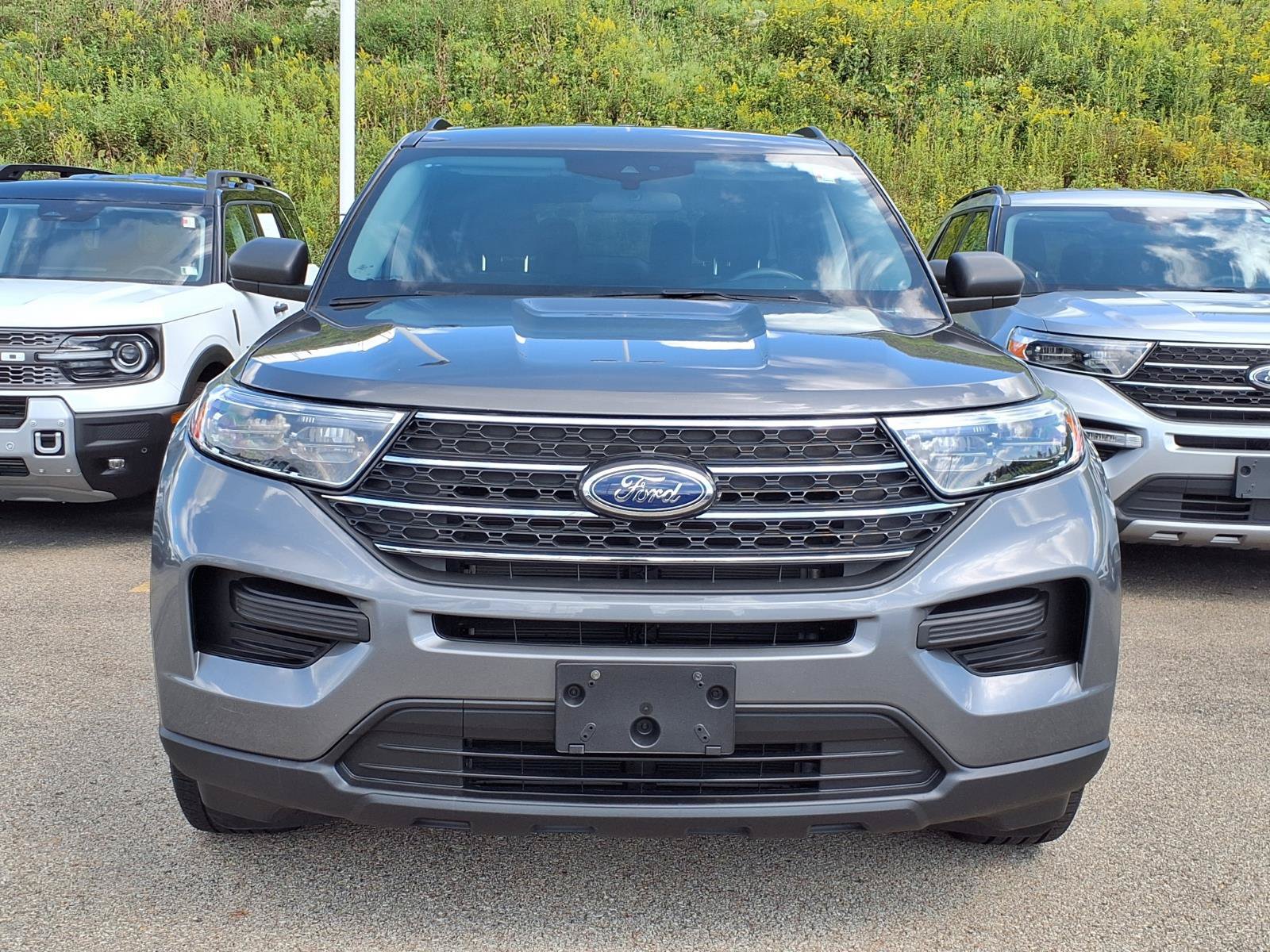 Certified 2023 Ford Explorer XLT AWD/4WD image 2