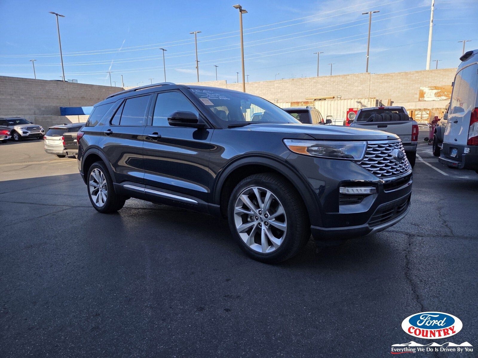 Certified 2023 Ford Explorer Platinum image 3