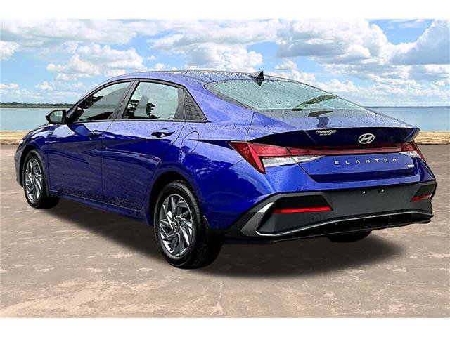Used 2024 Hyundai Elantra Blue FWD image 5
