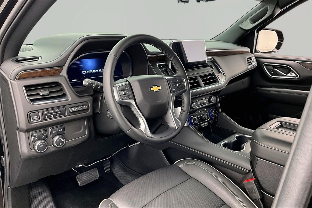 Used 2024 Chevrolet Suburban Premier AWD/4WD image 14