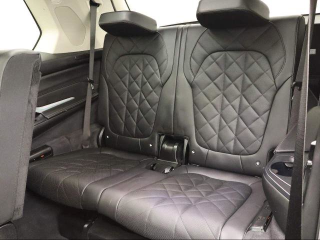 Used 2026 BMW X7 xDrive40i image 16
