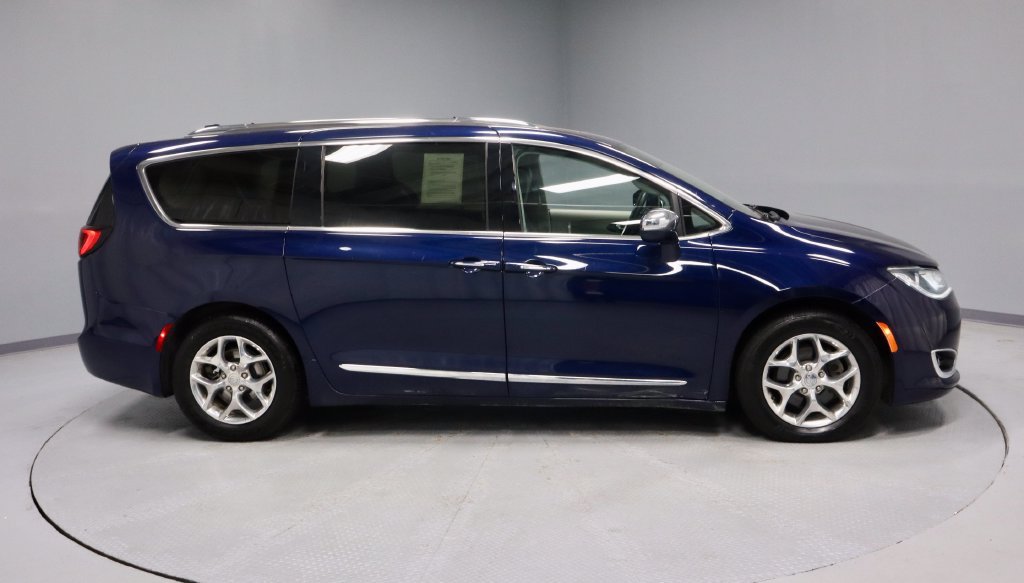 Used 2019 Chrysler Pacifica Limited FWD image 4