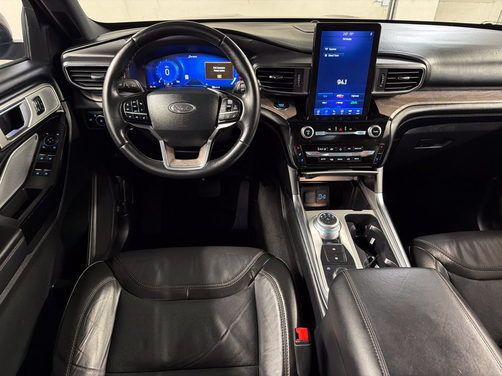Certified 2023 Ford Explorer Platinum w/ Technology Package AWD/4WD image 8