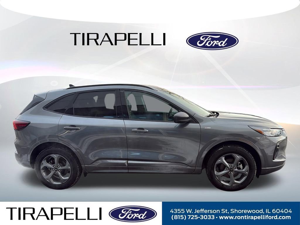 Certified 2024 Ford Escape ST-Line AWD/4WD image 2