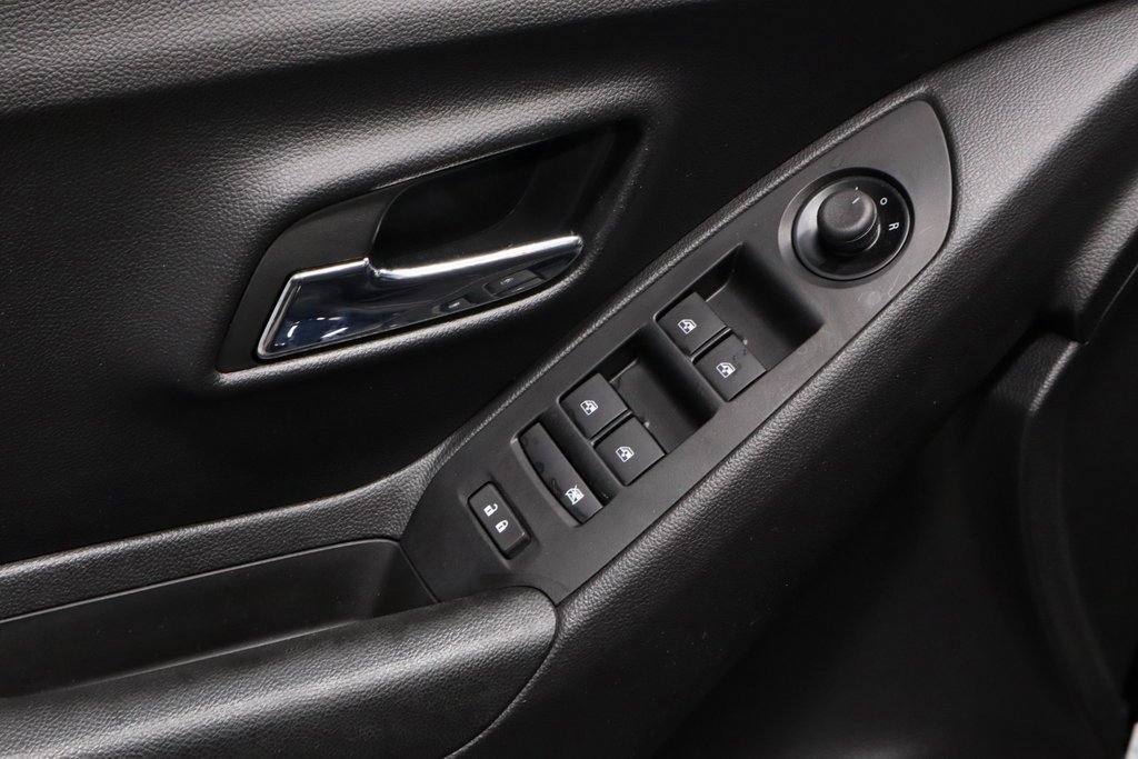 Used 2022 Chevrolet Trax LT w/ Premium Seat Package image 23