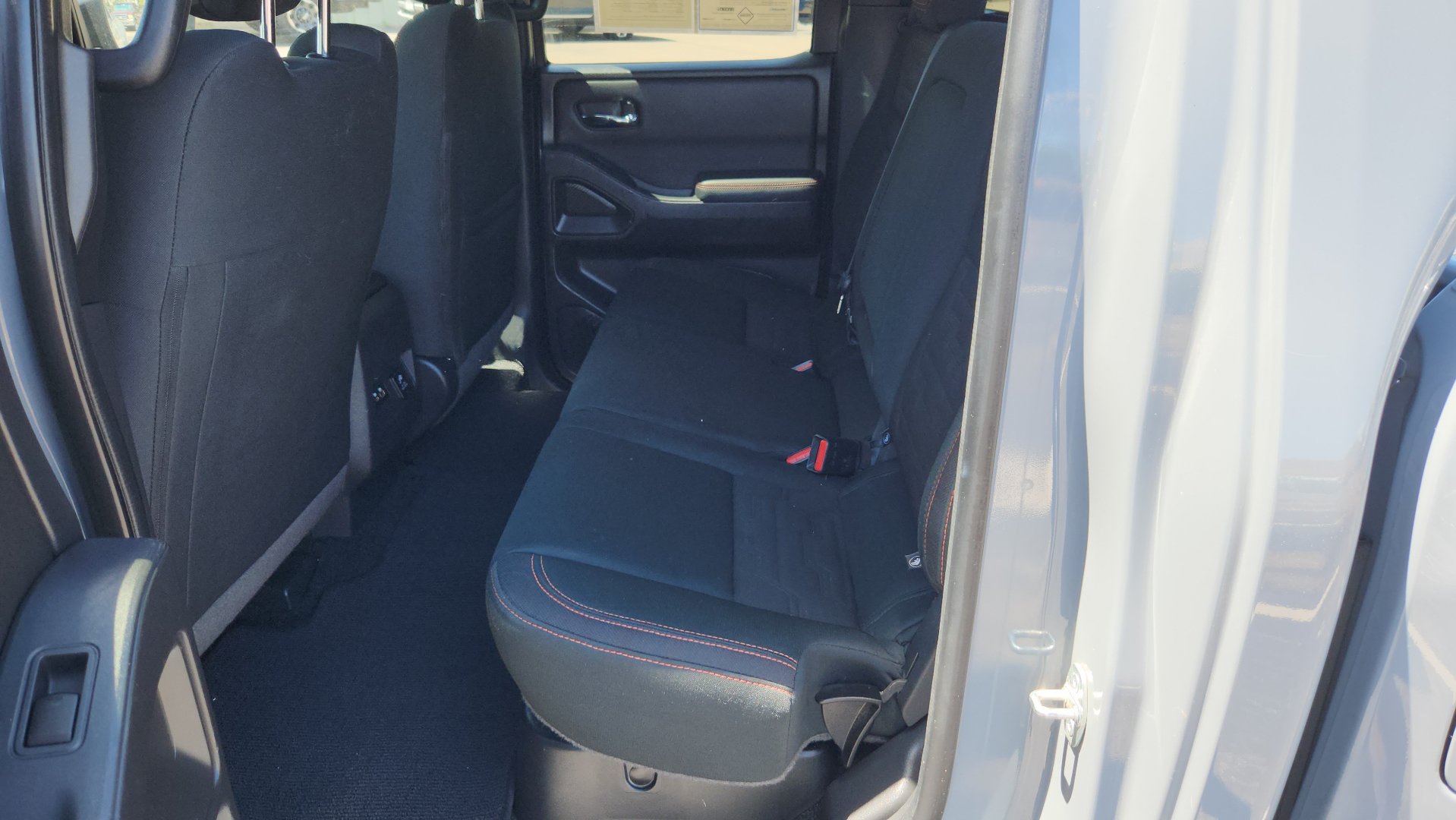 Used 2023 Nissan Frontier PRO-4X w/ Pro Convenience Package AWD/4WD image 21
