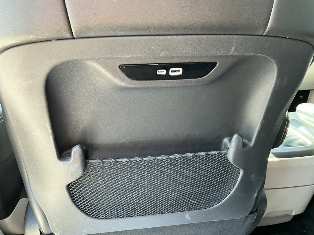 Used 2024 Chrysler Pacifica Touring-L image 32