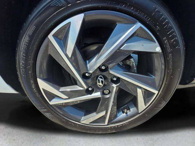Used 2024 Hyundai Elantra SEL w/ Convenience Package FWD image 29