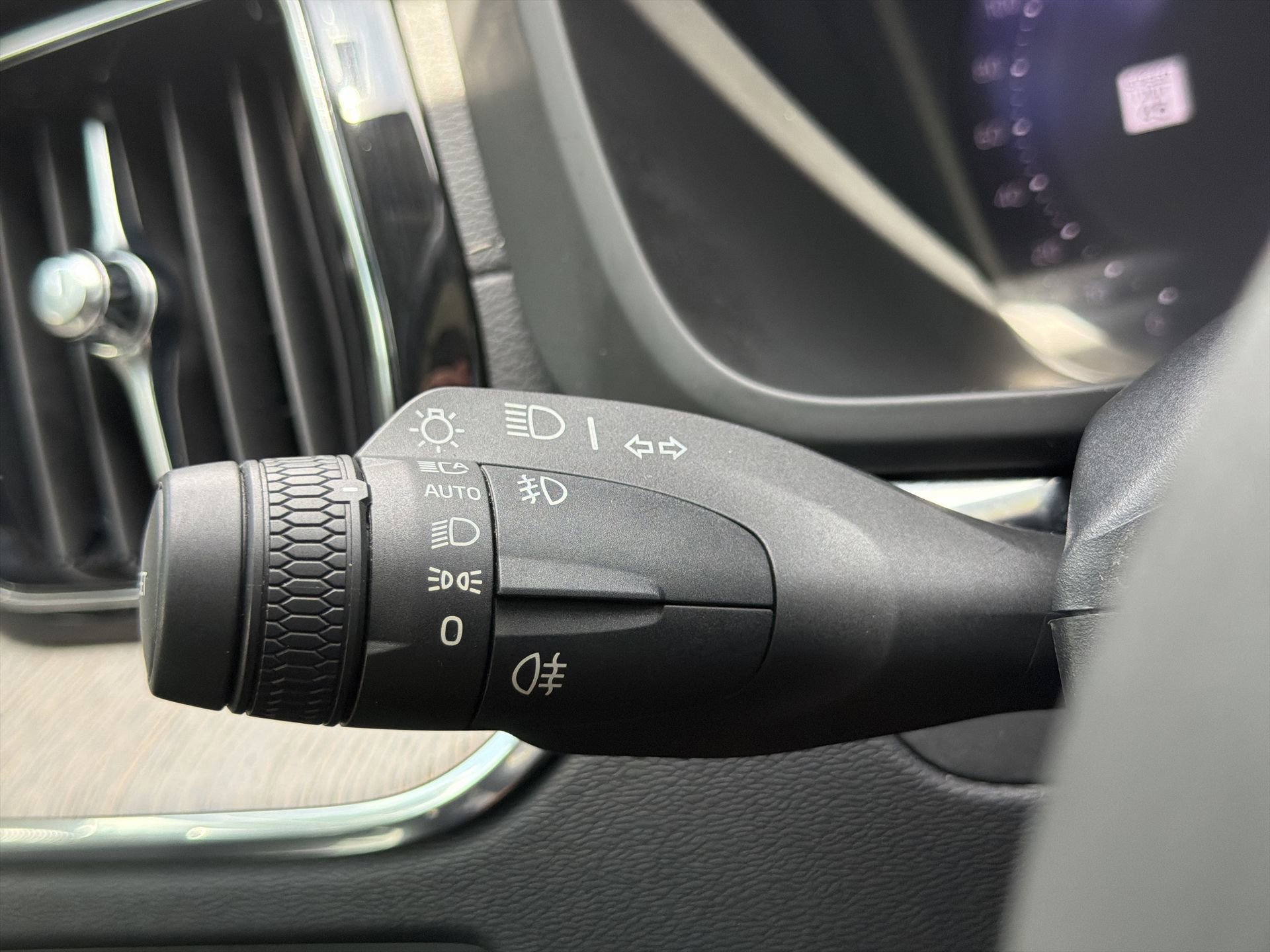 Used 2022 Volvo XC60 B5 Inscription w/ Protection Package Premier FWD image 62