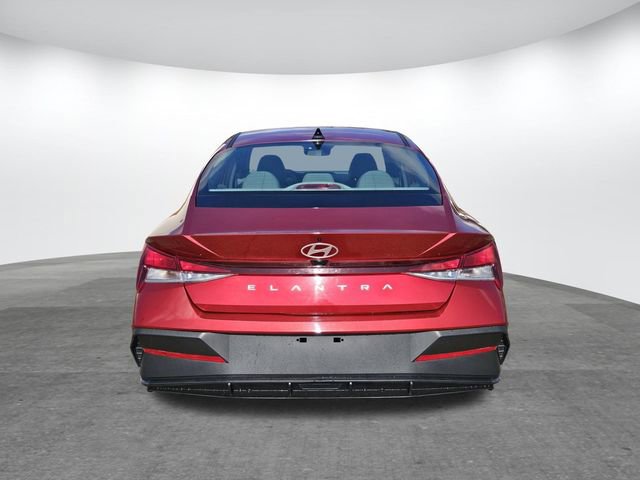 Used 2024 Hyundai Elantra SEL image 5